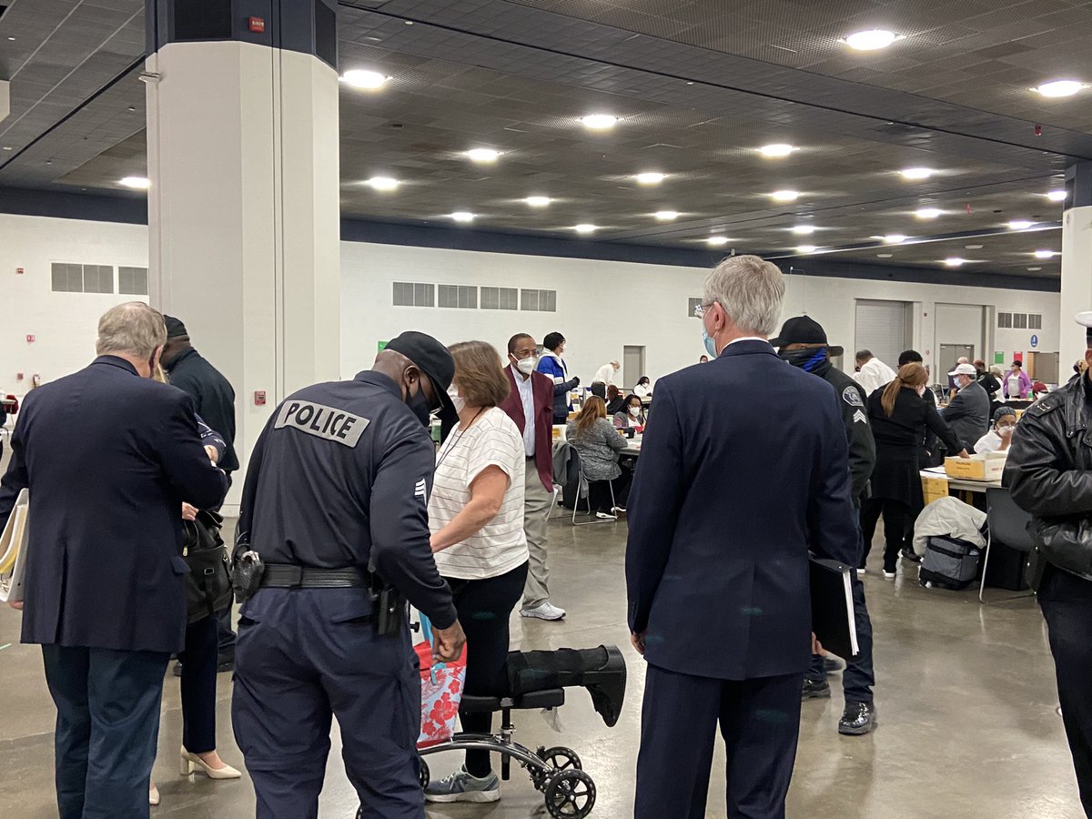 ALERT: Detroit Police have just kicked out another poll challenger at TCF Center in Detroit causing a scene for refusing to wear a mask properly. It was not covering her nose. They asked her to wear it correctly, but she appeared to refuse. &ndash; bei  TCF Center