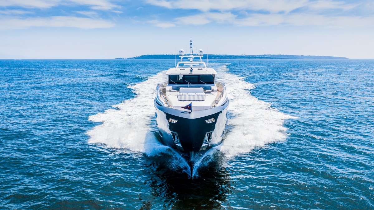 HorizonYachtUSA's tweet photo. Monday Motivation: These experienced owners of #FD102 Untethered knew exactly what they wanted in their next yacht.  

#HorizonFDseries // #BeBold https://t.co/jYaSqfyTF1