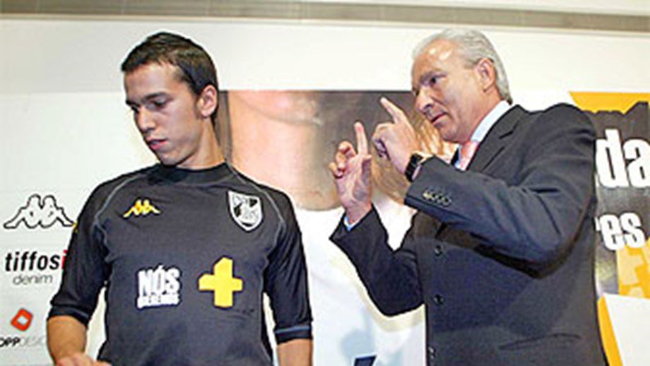 Qui dit saison décevante dit beaucoup de mouvements : Benachour à Guimares, Ibisevic à Dijon, Ljuboja à Stuttgart, Ogbeche à Al-Jazeera, Pierre-Fanfan au Glasgow Rangers, Rocchi à Ajaccio, Reinaldo à Kashima, Coridon à Ankara, Boskovic à Troyes, une douzaine de départs...