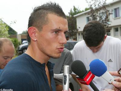 Le PSG se renforce avec quelques bons coups comme Christophe Landrin qui s’engage libre de Lille. David Rozenhal en provenance du FC Bruges pour 3 Millions d’Euros pour remplacer José-Karl Pierre-Fanfan