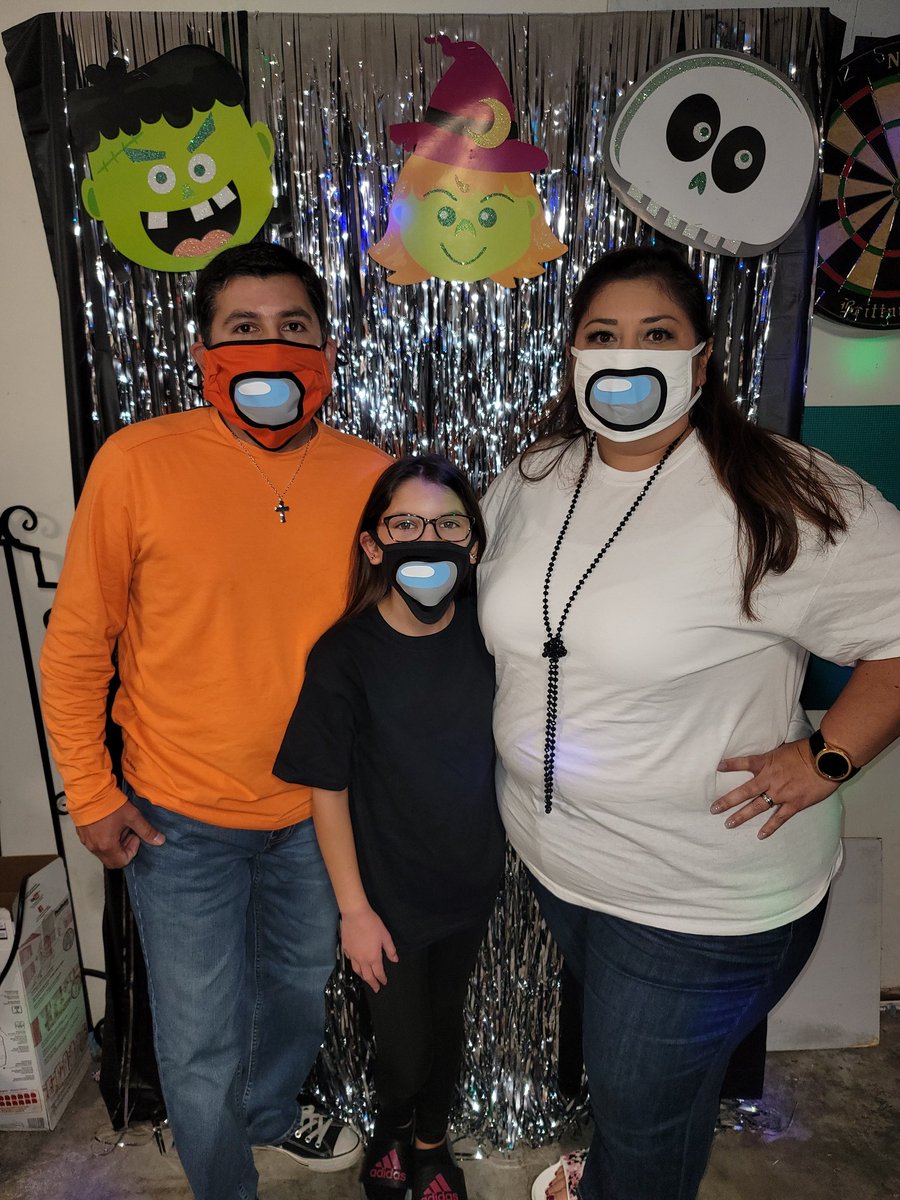 MrsBuentello's tweet photo. Among us characters for Halloween 2020 https://t.co/eer1av1ORj