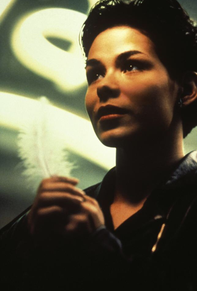 When I first saw this movie the one thing that outright attracted me was “Aura”.  @ingridchavez use of body language, in particular her facial expressions throughout this film are amazing. Each character had a very clear role and very clearly expressed what that role is.