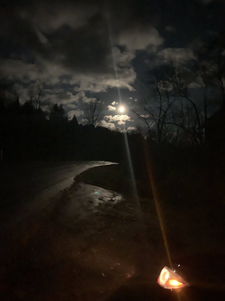 JesseK243's tweet photo. So anyway this was kinda beautiful and spooky https://t.co/0c0IFvmhMT