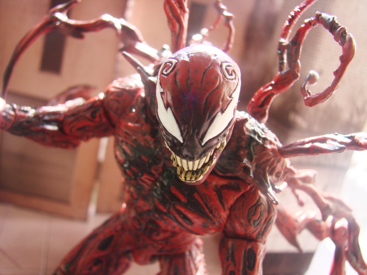 disney store venom talking action figure