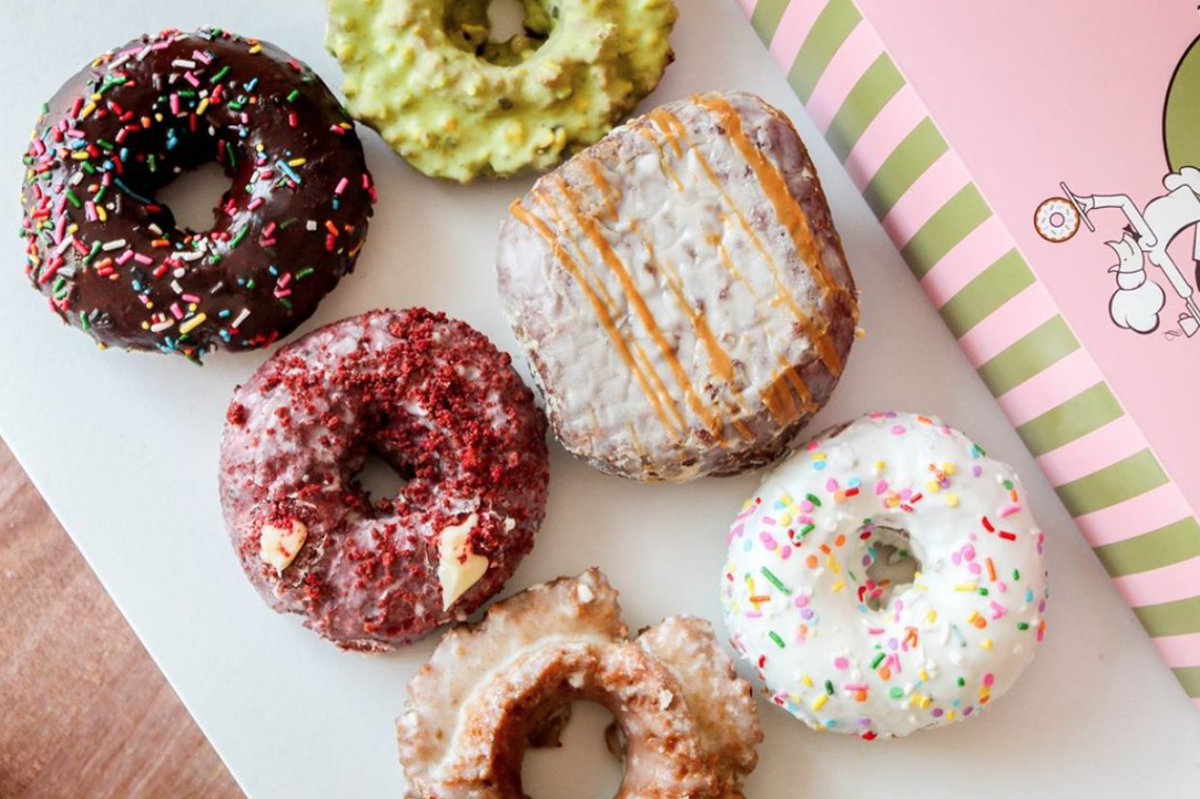 Our idea of a balanced diet is a donut in each hand. 🍩 Located in #RiverNorth, <a href="/StansDonuts/">Stan's Donuts</a> offers everything from classics like plain cake to innovative creations like a <a href="/nutellaUSA/">Nutella</a> chocolate pocket. Kick your sweet tooth cravings, here: bit.ly/374ac4M.