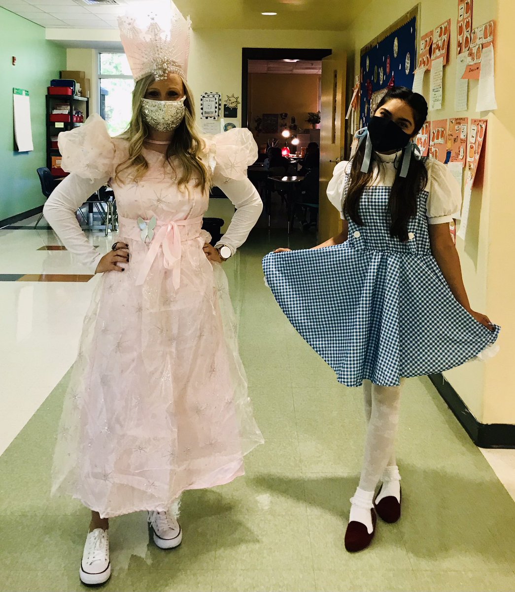 Jaimie Schimelman (@jas_teacher) on Twitter photo Follow the Yellow Brick Road π#BookCharacterDay #WizardofOz <a href="/bdelemos/">Beth DeLemos</a> <a href="/lupe4909/">Lupe Barron</a> <a href="/drichgt/">Derrick Rich</a> <a href="/LF_Rokarya/">Aisha Rokarya</a> <a href="/nicolenagelgray/">Nicole Gray</a> Follow the Yellow Brick Road π#BookCharacterDay #WizardofOz <a href="/bdelemos/">Beth DeLemos</a> <a href="/lupe4909/">Lupe Barron</a> <a href="/drichgt/">Derrick Rich</a> <a href="/LF_Rokarya/">Aisha Rokarya</a> <a href="/nicolenagelgray/">Nicole Gray</a>