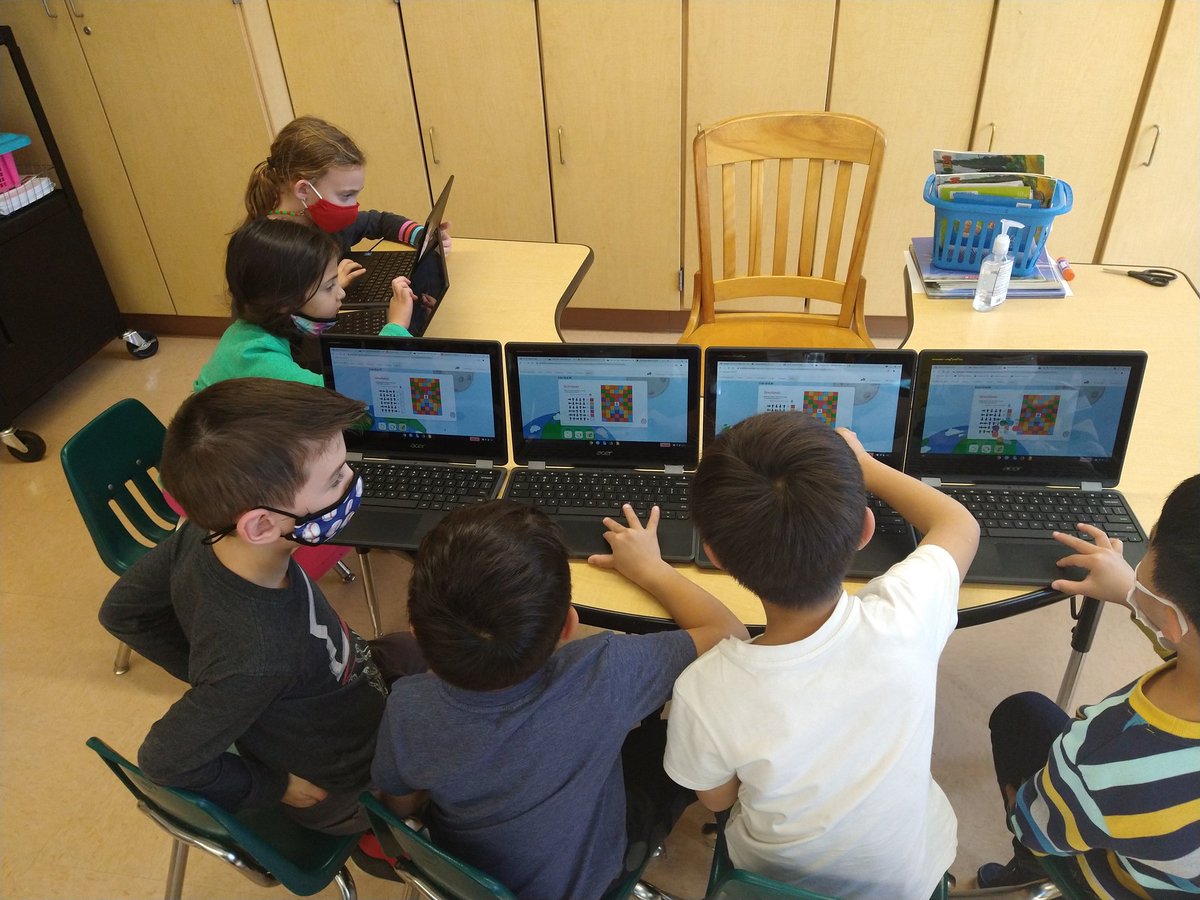 NSComputerTech's tweet image. @NSComputerTech 1st gr ss worked together to help eachother follow the sequence in @kid_OYO #colorbycode @EWSDTech @NorthSideEW
