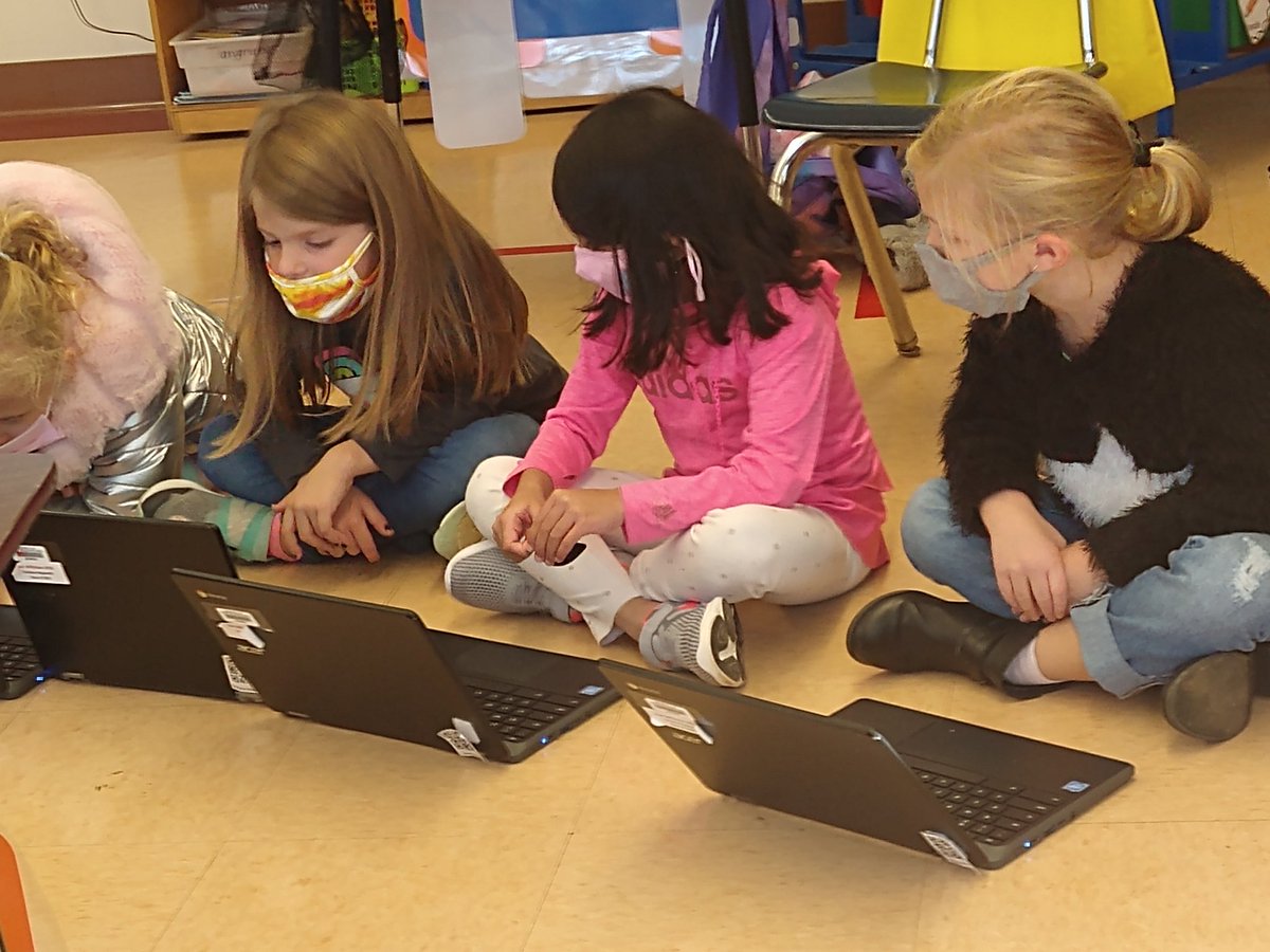 NSComputerTech's tweet image. @NSComputerTech 1st gr ss worked together to help eachother follow the sequence in @kid_OYO #colorbycode @EWSDTech @NorthSideEW