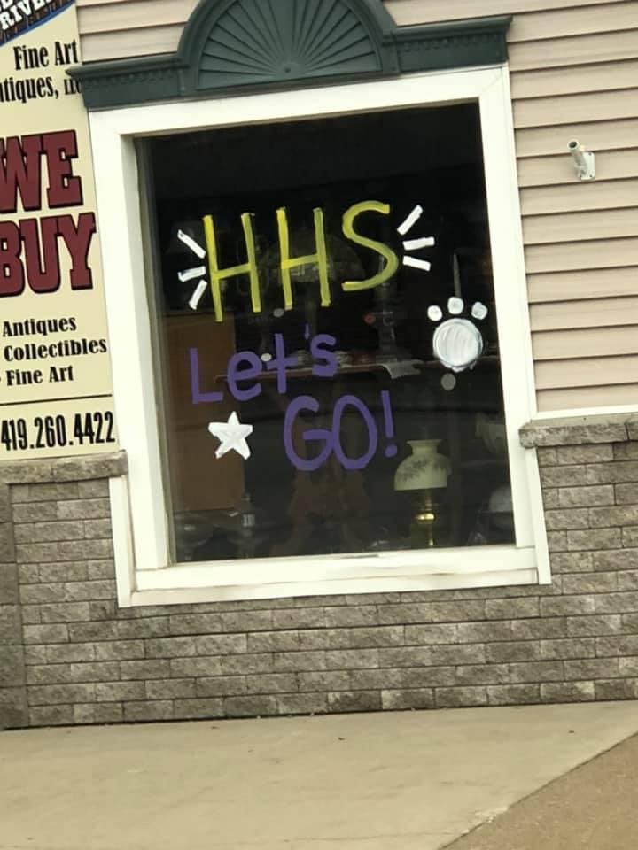 holgatecheer1's tweet photo. It was cold and windy yesterday, but some of my girls braved the weather to paint business windows in support of the boys cross country team heading to STATE this Saturday! Thank you to the business’ for letting us paint the windows! Good luck Holgate boys! https://t.co/KeXAydGq1u