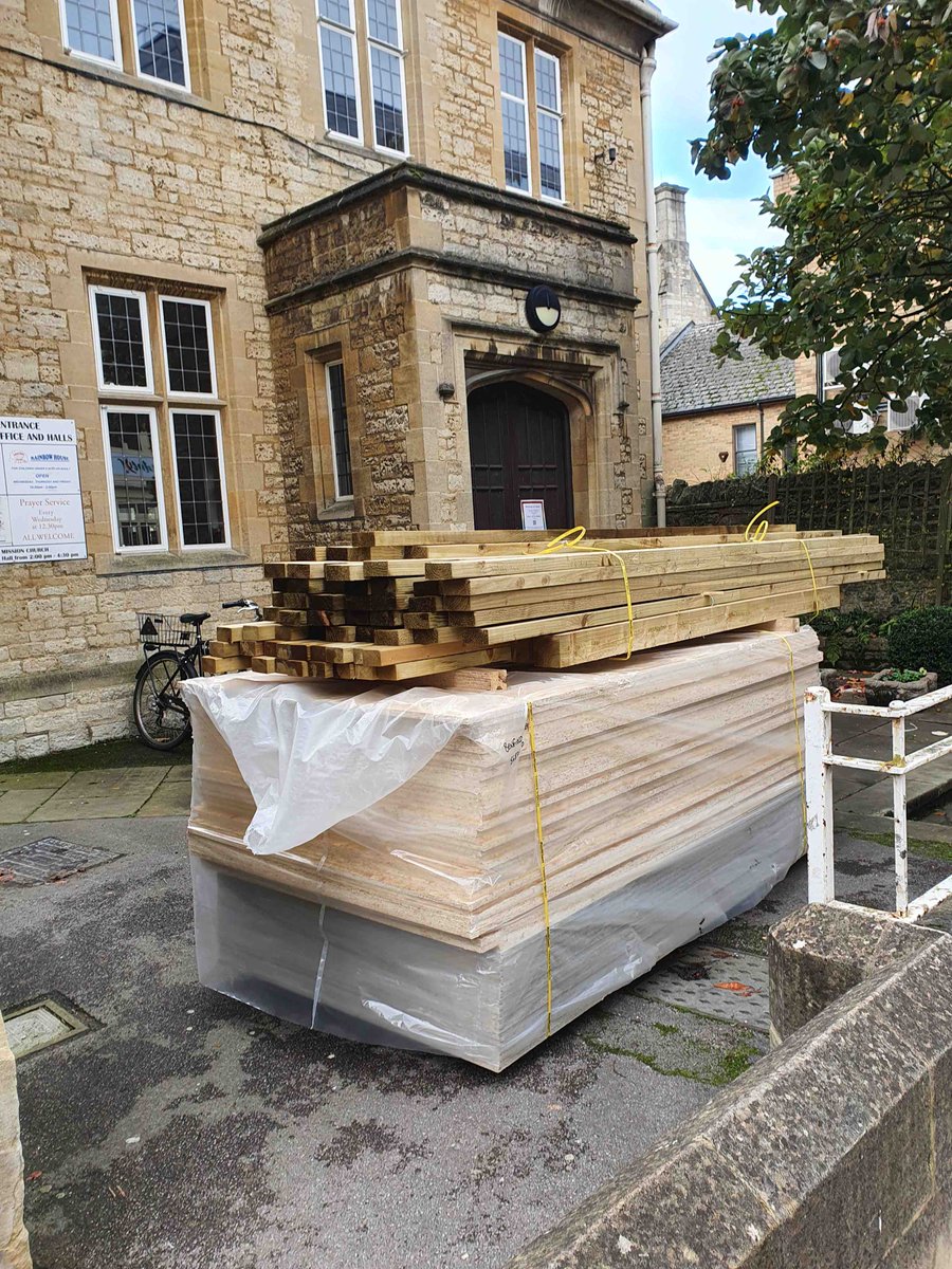 MethodistOxford's tweet photo. We are very excited that work on the new heritage atrium @MethodistGB Wesley Memorial is underway! Contractors and materials are arriving on site. Looking forward to sharing how the #MethodistWayofLife began in #Oxford and continues here today! https://t.co/DRnc2zzY2B