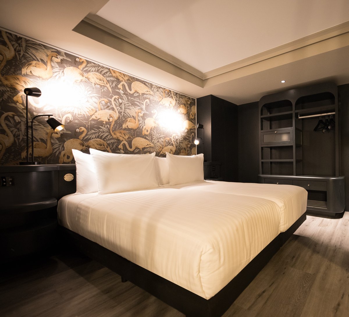 SilkenSaaj's tweet photo. Beds so comfortable and inviting, you won’t be needing to count s̸h̸e̸e̸p̸ flamingos to fall asleep. https://t.co/YOsucP7zS0
