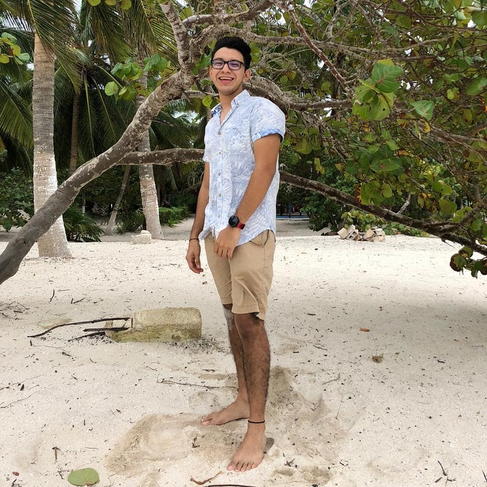 luiscaba97's tweet photo. La verdadera generosidad para con el futuro consiste en entregarlo todo al presente🌞🌊🏖️
#luiscaba97 #luiscaba #vaxnet #playa #beach #quotes https://t.co/lKHb96q3u1