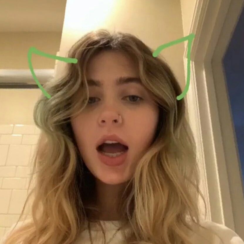 —— blonde ——