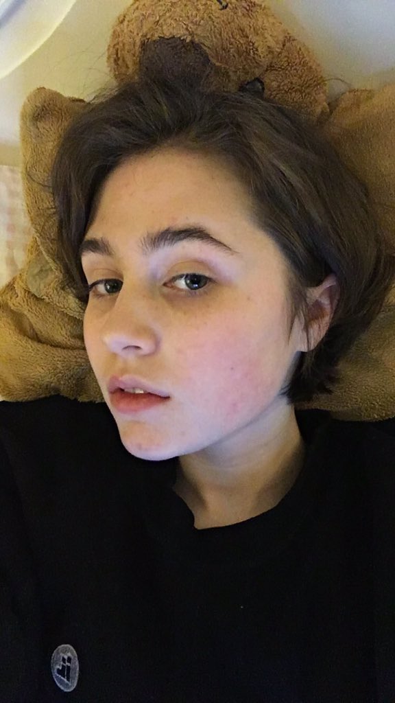 —— brunette and short ——