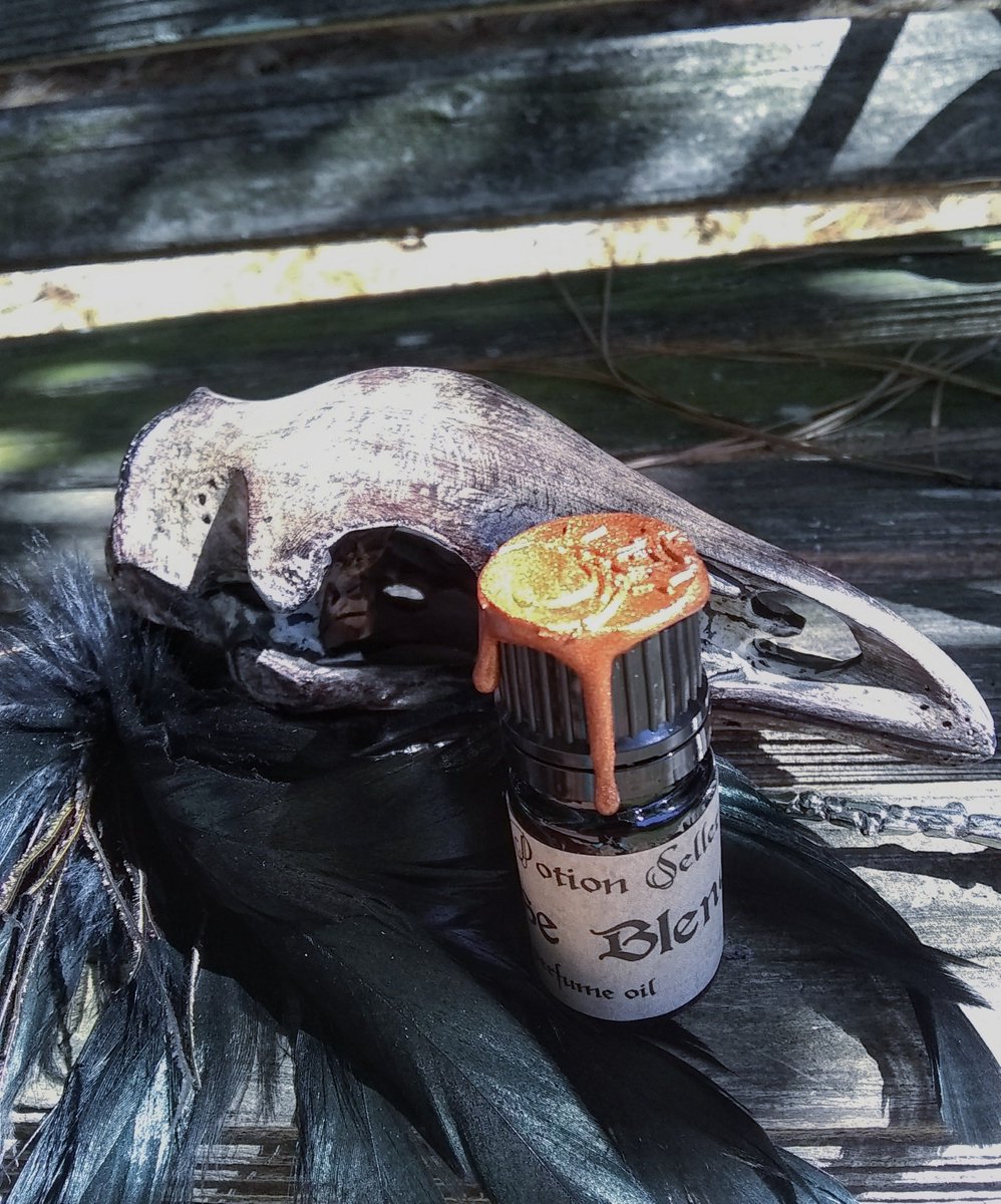 ThePotionSelle1's tweet photo. Restocking today! I have more Mana Potion, Dreamtime, House Blend and Autumn Brew! 

Get a head start on holiday shopping for the adventurers in your life~

https://t.co/KraPlmjIuL

#dungeonsanddragons #CriticalRole #DnD #handmadeperfume https://t.co/VtsSAHggZV