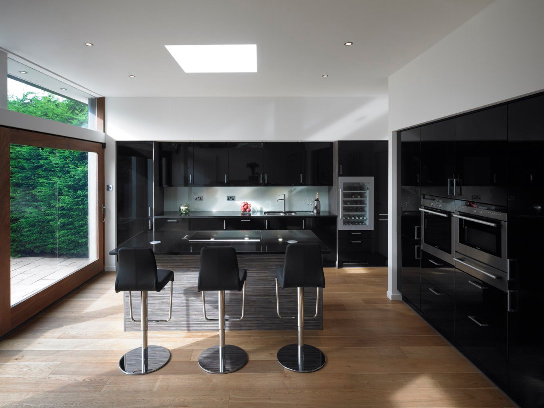 kitchensint's tweet photo. Simple open plan living is often the best design. This Edinburgh kitchen we designed in an extension exemplifies open plan living with clean, minimalist lines. #kitchenoftheweek #openplanliving #openplankitchen #kitchendesign #minimalism #kitchensinternational #kitchenlayouts https://t.co/odexgLLUaB