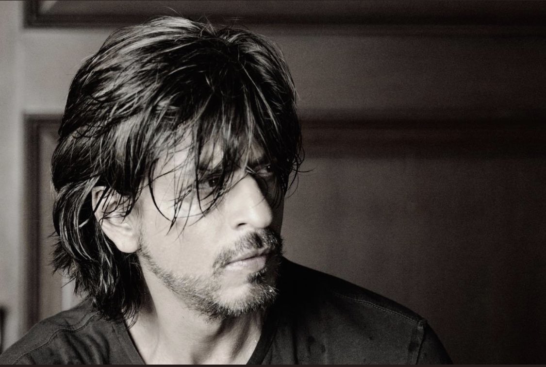 ali_aamir's tweet photo. Happy bday to de eternal charmer @iamsrk Saab.. lots of love always ❤️ https://t.co/JZ6iE0tFlz