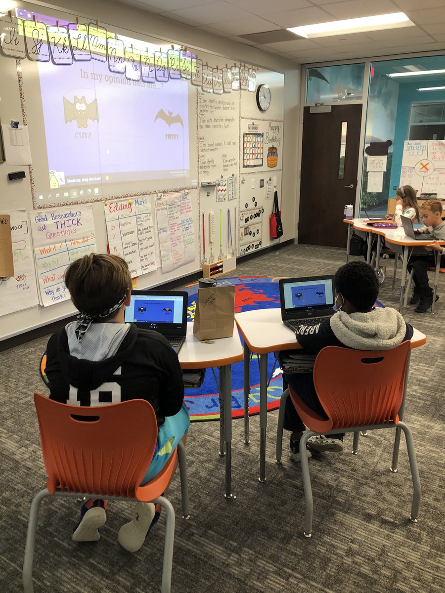 MrsNavarro_CE's tweet photo. Used @peardeck this morning for our Bat ๐ฆ survey! Students are excited to learn more using expository text! #CEexpress https://t.co/vpq6VMoNwk