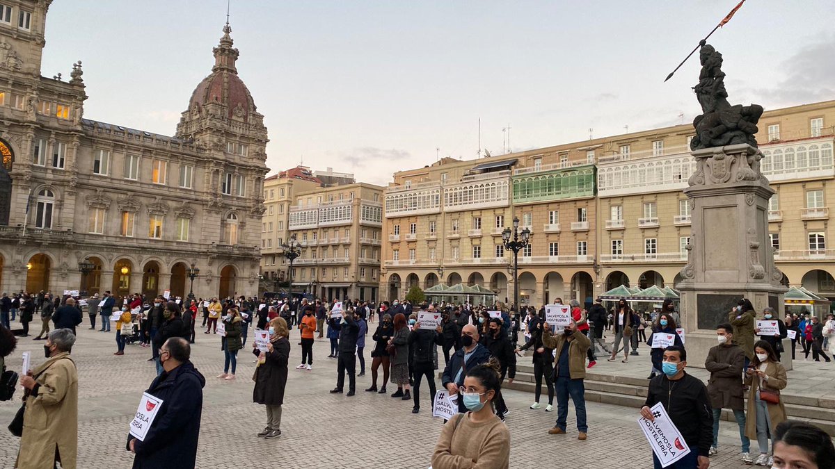 21NoticiasCom's tweet photo. Protesta pacífica de la hostelería coruñesa #ApoyemosALaHostelería
Fotos: #Studio54 #OFaiado https://t.co/bIUiyNNzIw