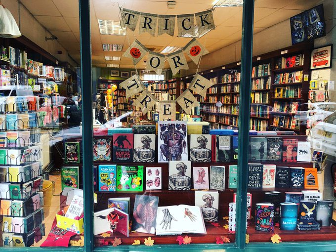 QPBookfest's tweet photo. As we head into lockdown remember to support local shops. Please keep in touch with the second-to-none Queen’s Park Books in NW6 for all your lockdown reading. @QPBooks   #lockdown #SupportIndependentBookshops #welovebooks #QPBookfest https://t.co/5LQeGqQoAn
