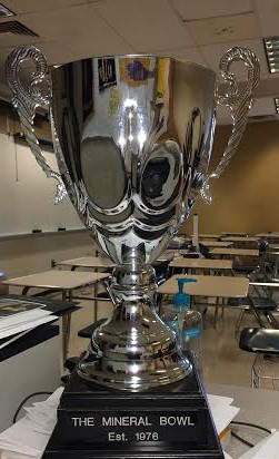 GoldenTornadoFB's tweet photo. It has been a crazy year and fall, but it's finally Mineral Bowl Week. #wvprepfb #KEYSERPRIDE https://t.co/vJFRZ8A5BG