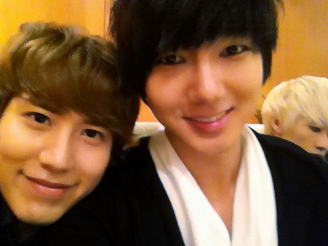 kyusung/yekyu selcas (+other sns pictures) but without kyuhyun's funny stare: a thread.