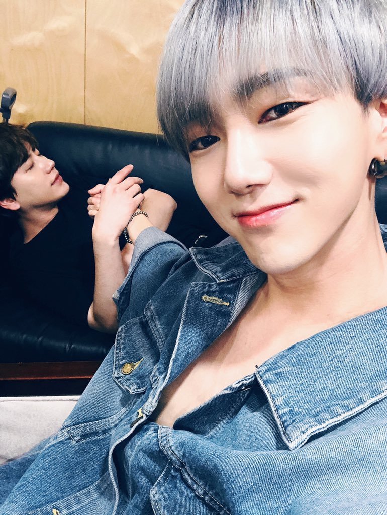 kyusung/yekyu selcas (+other sns pictures) but without kyuhyun's funny stare: a thread.