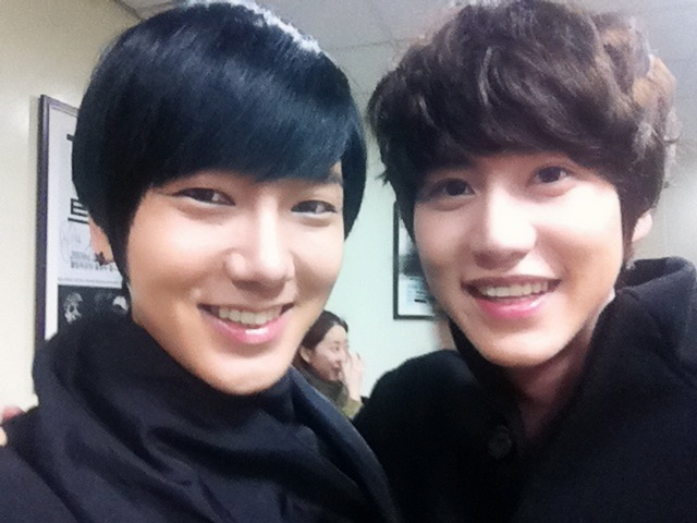 kyusung/yekyu selcas (+other sns pictures) but without kyuhyun's funny stare: a thread.