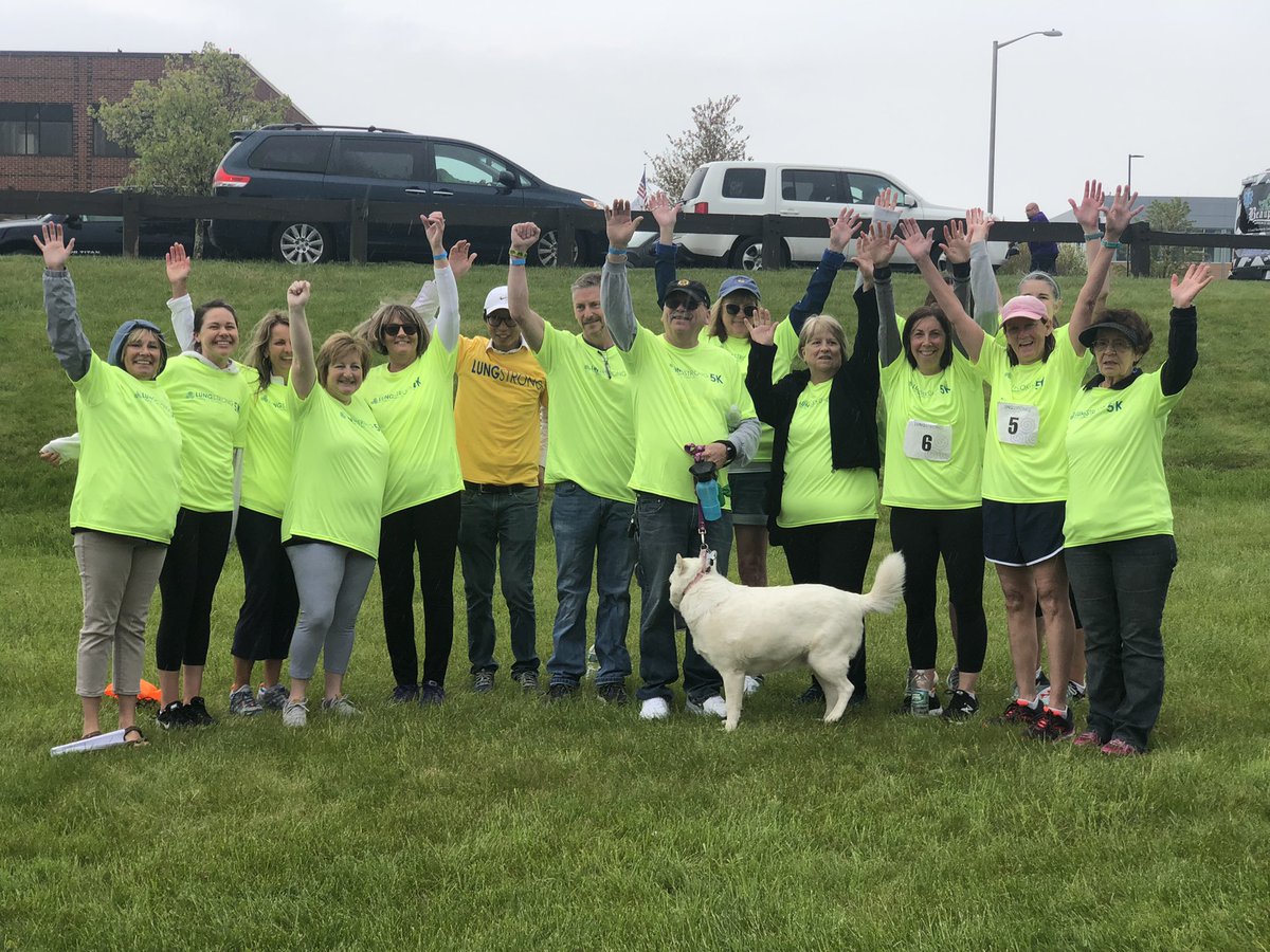 LeciaSequist's tweet photo. I’m doing the @LUNGSTRONGorg 5K race to support Research @MGHThoracicOnc 🙏 @dianealegg for your dedication to our team; here’s us at last year’s race with 🐶🐕🦺💕 and some of the survivors for whom we fight for better therapies. Please partners with us at https://t.co/abvFvjhpak https://t.co/mQtPEJKeva