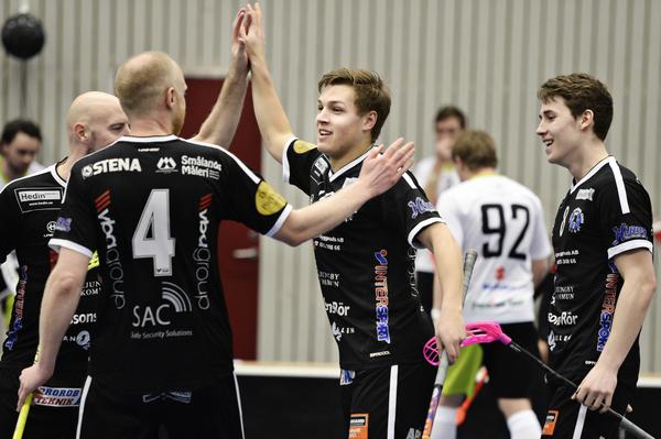 SMLsporten's tweet photo. Skadorna avslutade karriären – men Lagan IBK lever kvar hos Mattsson: ”Använder de som exempel” | https://t.co/lek5Bck824 #innebandy @LaganIBK https://t.co/u5WjKtuHAv