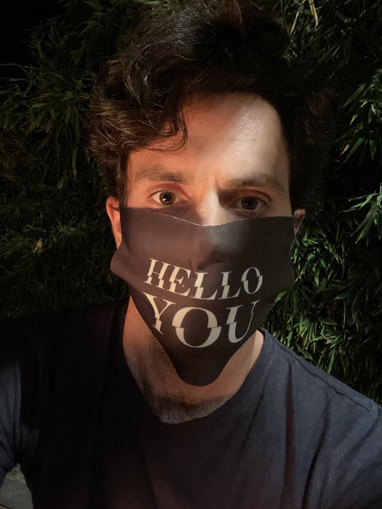 Não se esqueçam: distância social de, pelo menos, 2 metros. Principalmente do Joe Goldberg.
YOU T3 voltou à produção 🧢