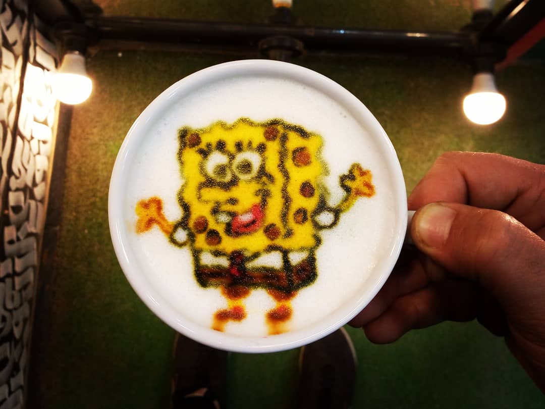 Ibrahim5ashraf's tweet photo. SpongeBob 😀🤓
سبونج بوب 😀🤓
#قهوه #باريستا #مصر #ترند #Coffee #coffeetime #CoffeeMeister #latte #latteart #Trending https://t.co/YBG22klHBw