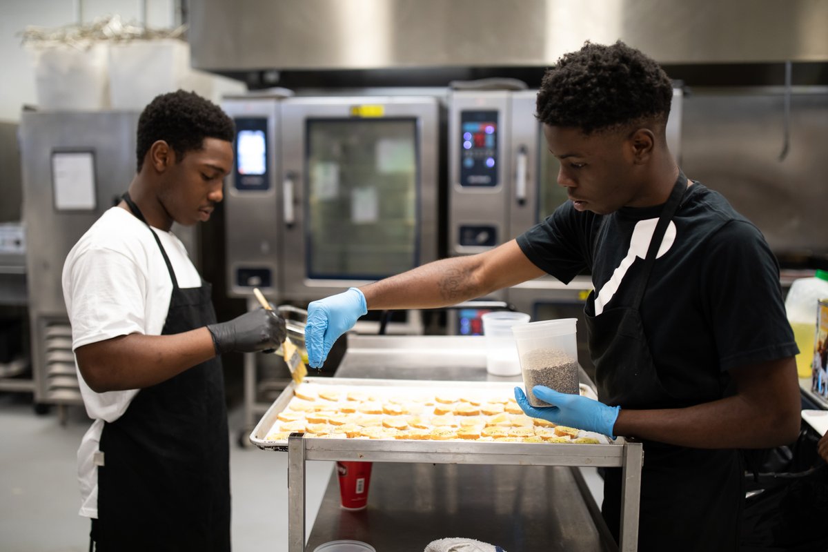 cafemomentumdal's tweet image. To date, we have served nearly 1000 Interns. Our most recent recidivism rate, at the end of 2018, of those who have gone through the Internship program is a remarkable 15%, compared to the state juvenile detention center rate of 48.3% (State of Texas Legislative Budget, 2015).