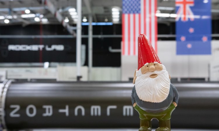 Cyborgmatt's tweet photo. Gabe Newell is sending a Gnome Chompski to space for charity and will donate $1 for the Paediatric Intensive Care Unit at Starship Children's Hospital for each person that watches either live or within 24 hours of launch. 😃

Launch timing details: https://t.co/ZuuUB4xWif https://t.co/QIlCKAgk8J