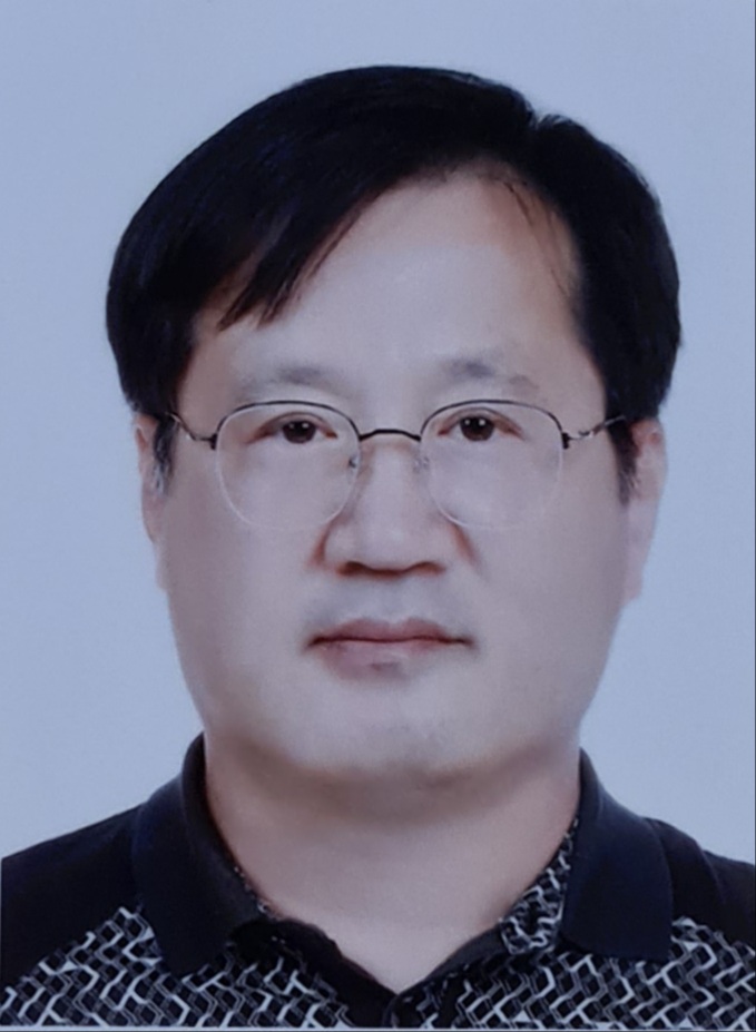 Our #global #tech team just got bigger! Veteran #display #industry #technologist, Dr. Ok-Keun Song joins as VP of Engineering. Another win for #OLED #materials #innovation.
