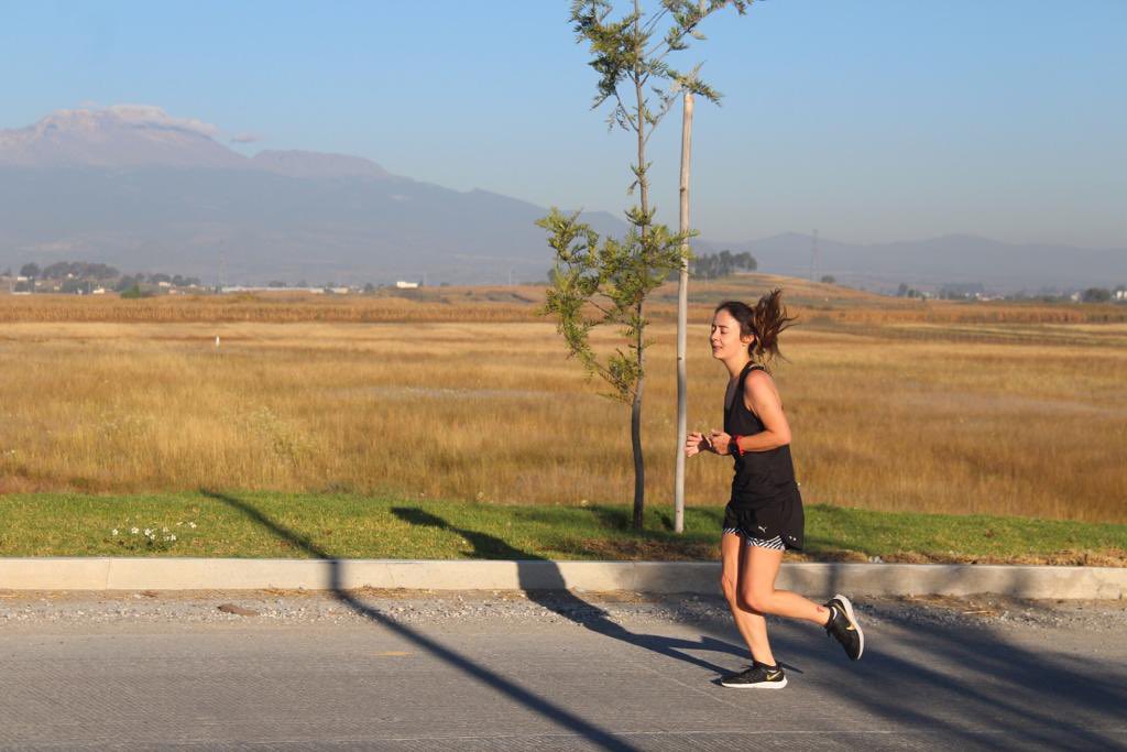 Fabiolavazf's tweet photo. Corrí mis primeros 10k❗️ 
Y estaba muy contenta 
Muuuuuy contenta... https://t.co/GyNGX7jAIY