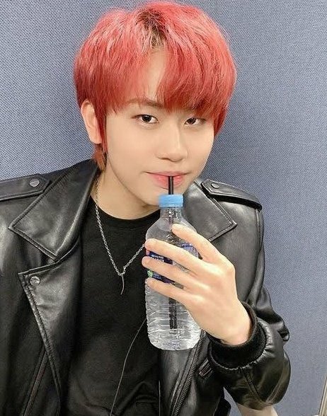 AliceBahia8's tweet photo. Utt GK โค
#BBSelcaDay #BBestieSelcaDay #BBSD #๋คํฌ๋น #DKB @DKB_BRAVE #GKDKB #KpopTwitter https://t.co/RIB8Blgsqh
