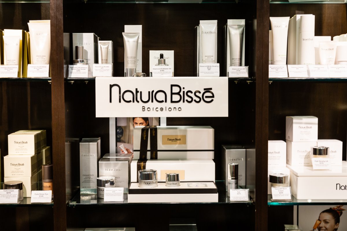 BlissLosAltos's tweet photo. Get your skin ready for the cold months to come! With our products, your skin will be hydrated and ready to take on anything. https://t.co/qxWlxrsZBz