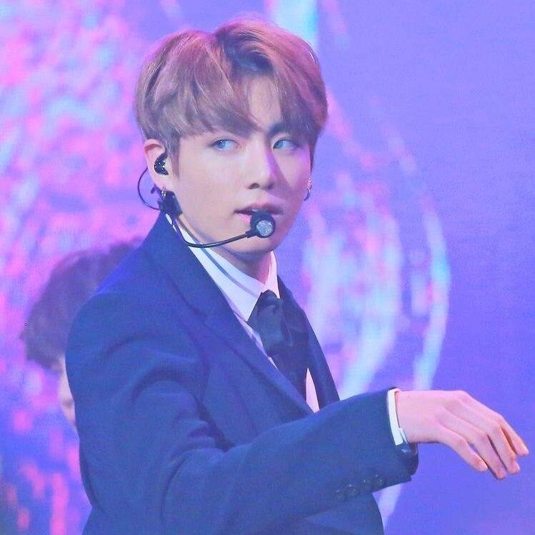 aaarmyarmy1's tweet image. Purple Aesthetic ; Jungkook Thread 💜✨