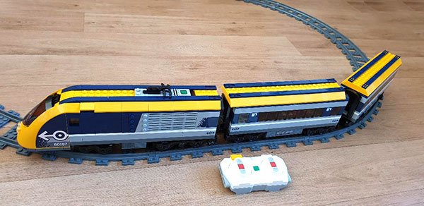 garage alias binnenkomst Debestereviews on Twitter: "Een mooie Legotrein kopen? Check onze  uitgebreide review! --&gt; https://t.co/BT7UjKe6pL #lego #legocity  #legotrein #trein #ns #verjaardag #kind #kid #kinderen #review #recensie # speelgoed #speelgoedtrein #legomasters #kerst ...