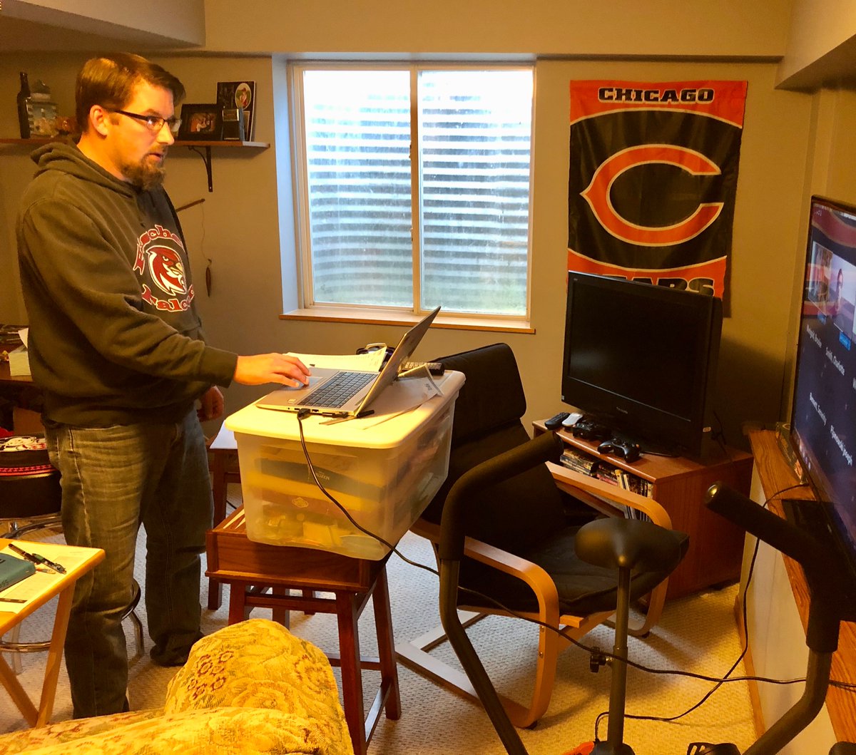 MattRobb13's tweet image. Teaching from home and connecting with students from my home classroom. #IPEA37yearsofuninterruptedservice @karubas @CathyPiehl @NatashaSGrover @RaczakRaczak @mark_rising @susandemm28 @laurieedonahue