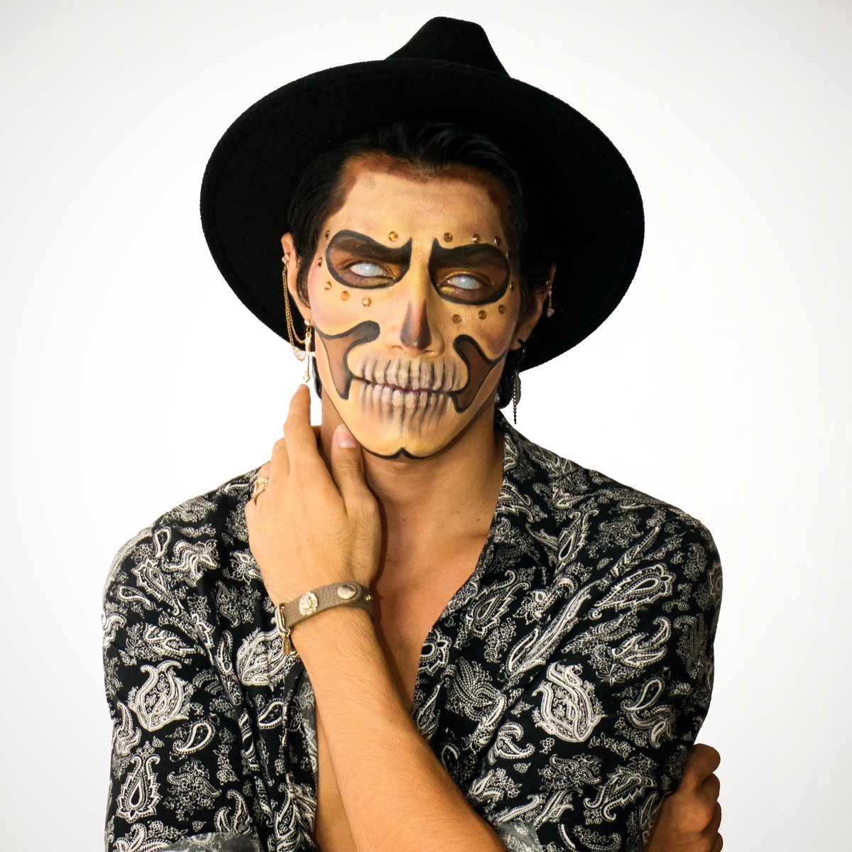 luissaenzbanana's tweet photo. Feliz día  de muertos 💀

Makeup : @israellealtad
Fotografía : @gaytravelersguide

#makeupskull #makeup #diadelosmuertos https://t.co/DZWz1ReCw1