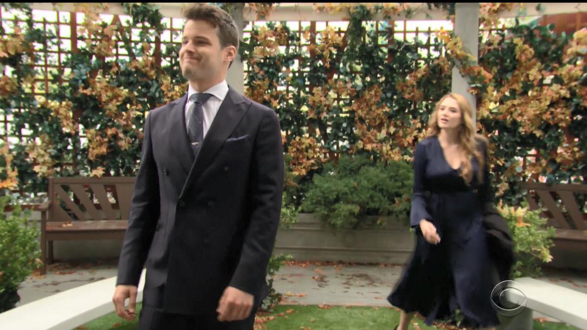 KingMinos777's tweet photo. Don't you love how Kyle does the chin thing just like his father? #YR #ChipOffBlock https://t.co/unTj8rjN7h