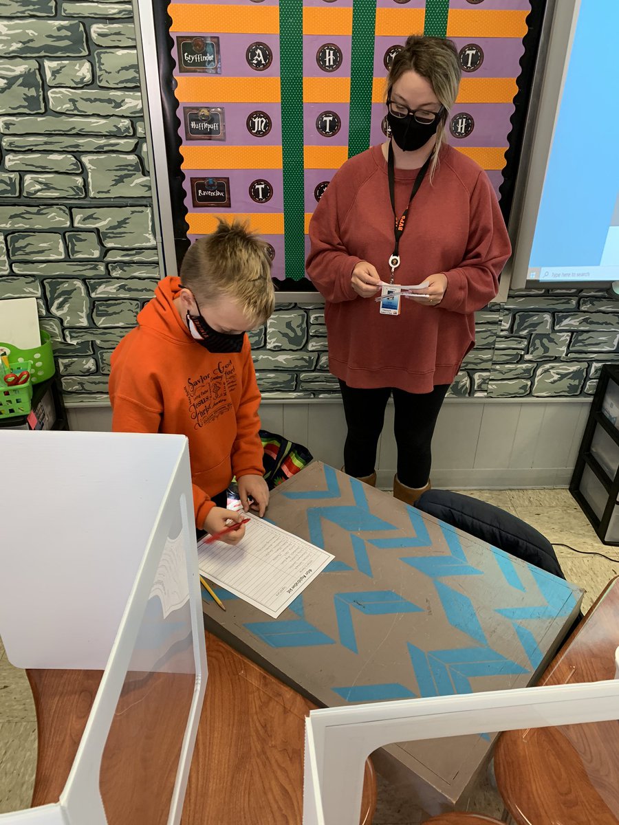 HaworthChristy's tweet photo. Third graders exercised their right to vote in a mock election today @mspamdavis @BristolSuper https://t.co/6wkB16D2ba