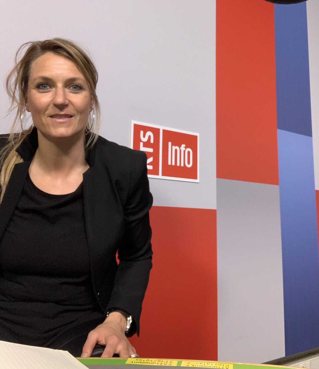 bwertli's tweet photo. Merci beaucoup pour l’invitation et pour le débat! #lecentre #MitteBern https://t.co/N2I3Yg0igo