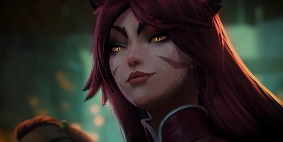 Ahri stole Xayah face
#LeagueOfLegends  #AHRI #xayah 