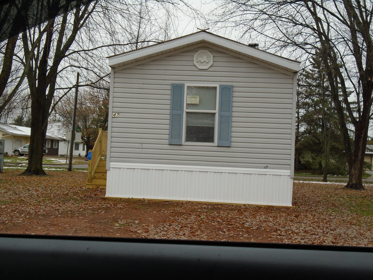 _officialadg's tweet photo. Our FOCUS home of the week brings us to the community of Willow Grove, located in Spencer, WI. This 2 bed, 2 full bath home offers a beautiful fireplace, new window treatments and brand new wood steps out front.
https://t.co/6A9Ua4cYR1 https://t.co/Mu79rRSQXC