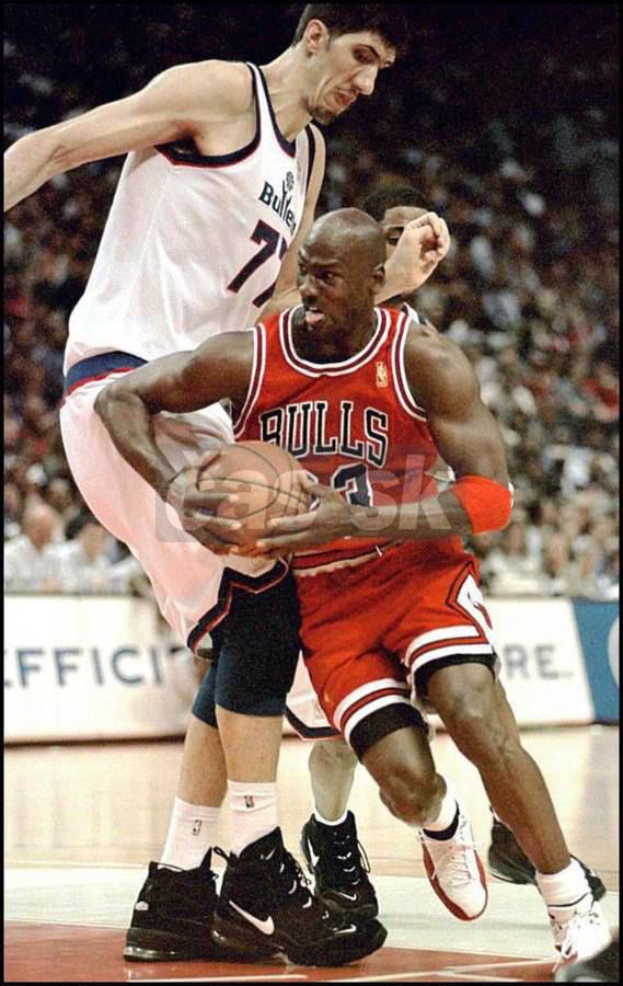 1starrecruits's tweet photo. One of these former #WashingtonDC basketball players will be on the @1starrecruits #podcast Wednesday. Either way, it’s a must listen! So check us out #Wednesday wherever you listen to podcasts. #wizards #bullets #jordan #muresan #nba #basketball #dc #basketballtalk #legendary https://t.co/XXrNtfzaWe