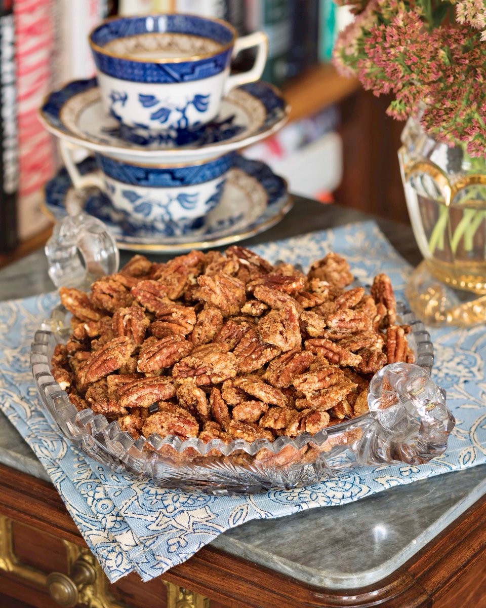 SouthernLadyMag's tweet photo. Whether served as a salad topping or simply on their own, our Autumn-Spiced Pecans pack a flavorful punch. Find the recipe on our website at https://t.co/3LSC98C2c5.
#southernladymag #recipebox #spicednuts #spicedpecans https://t.co/Sob6Jgbs2F