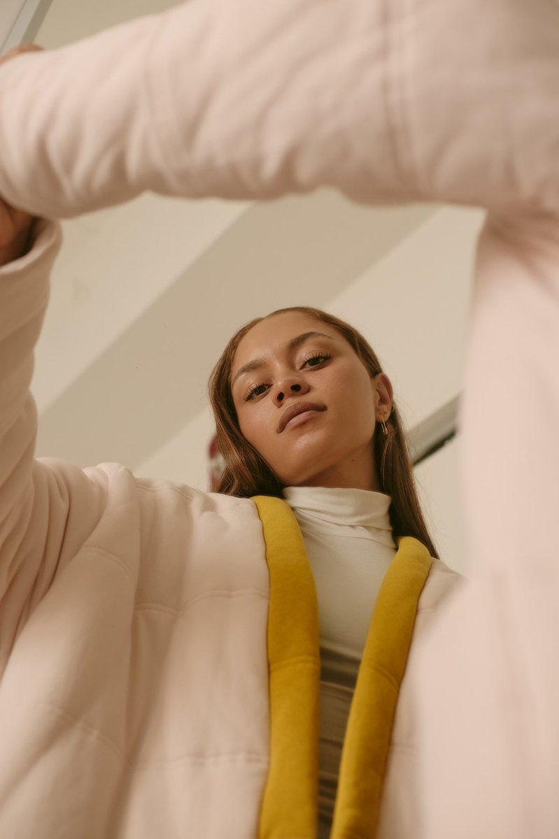 ssunday_co's tweet photo. New photo story for @offhoursco featuring @goodgyaljj 

As we enter November, the season to layer and bundle up is upon us. 💛✨ https://t.co/ImDvNcpv3q